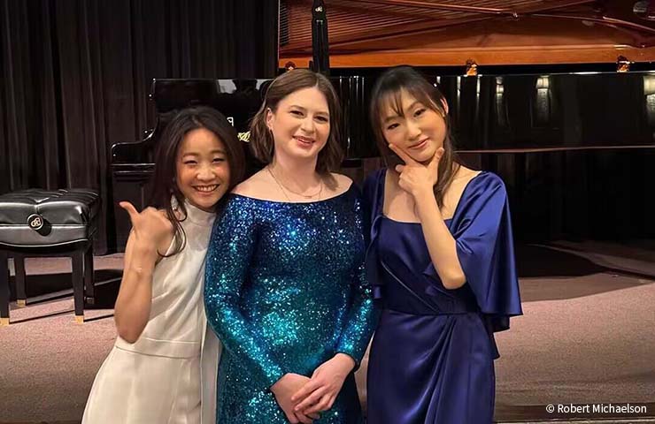 （由左至右）Young Sun Choi選手、Tatiana Dorokhova選手及郭蓉蓉選手